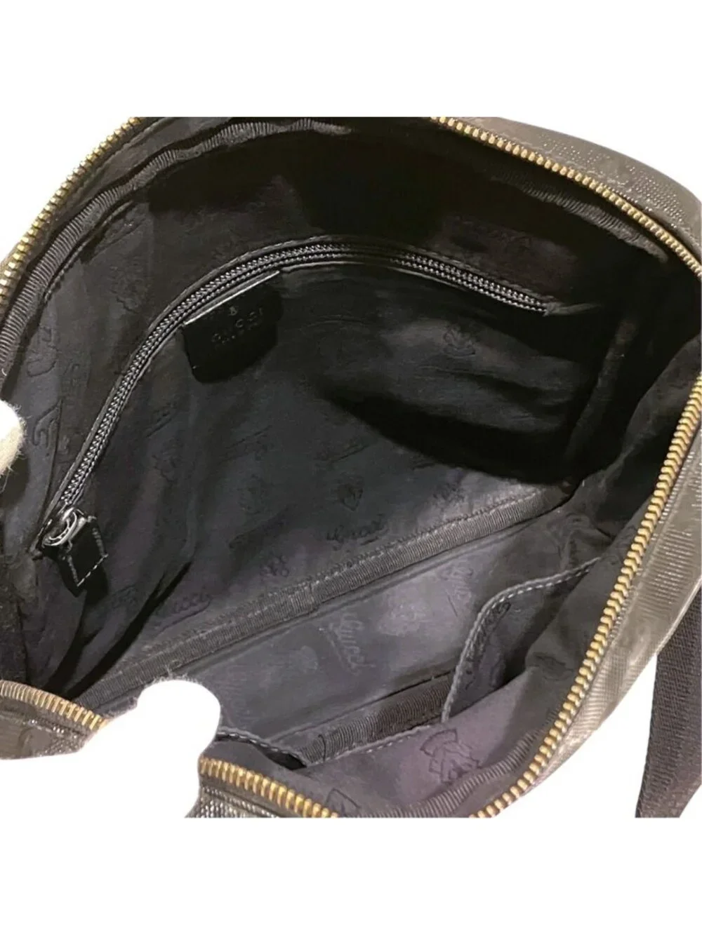 Gucci GG Supreme Shoulder Bag